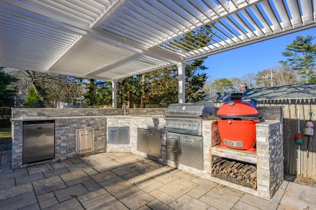 60 Linden Lane, Osterville, MA 02655