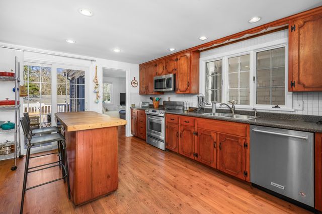 60 Linden Lane, Osterville, MA 02655