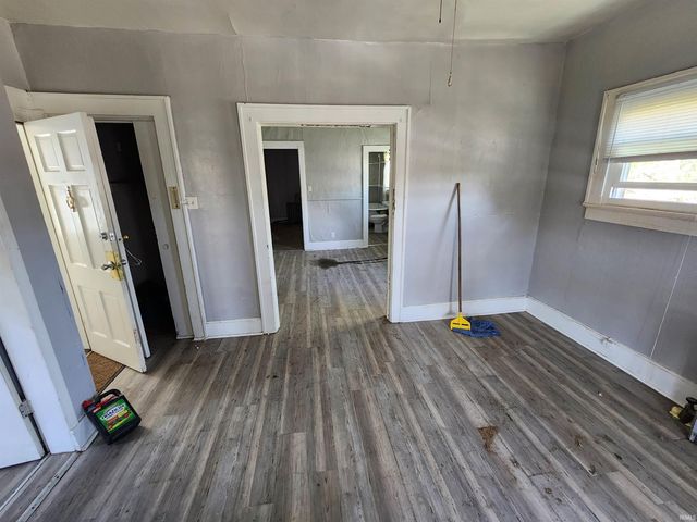 216 Oak Street, Evansville, IN 47713