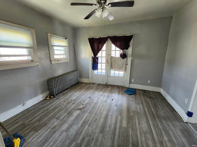 216 Oak Street, Evansville, IN 47713