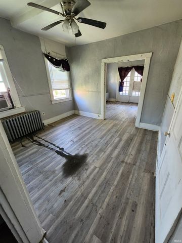 216 Oak Street, Evansville, IN 47713