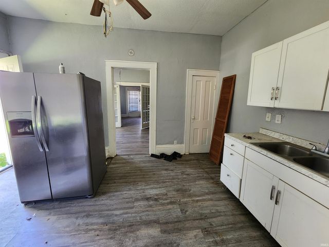 216 Oak Street, Evansville, IN 47713