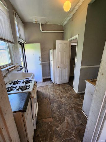 216 Oak Street, Evansville, IN 47713