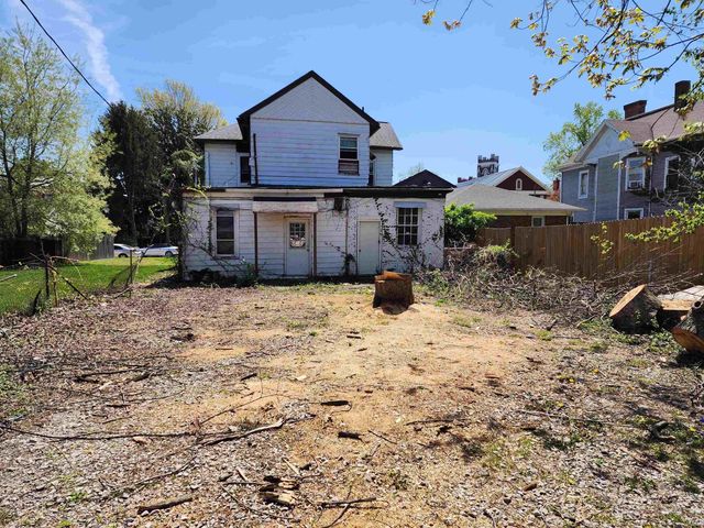 216 Oak Street, Evansville, IN 47713