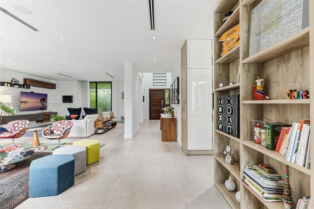 445 Ridgewood Road, Key Biscayne, FL 33149