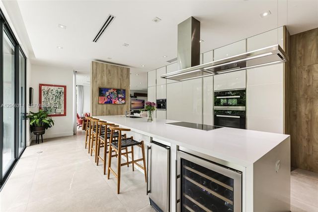 445 Ridgewood Road, Key Biscayne, FL 33149