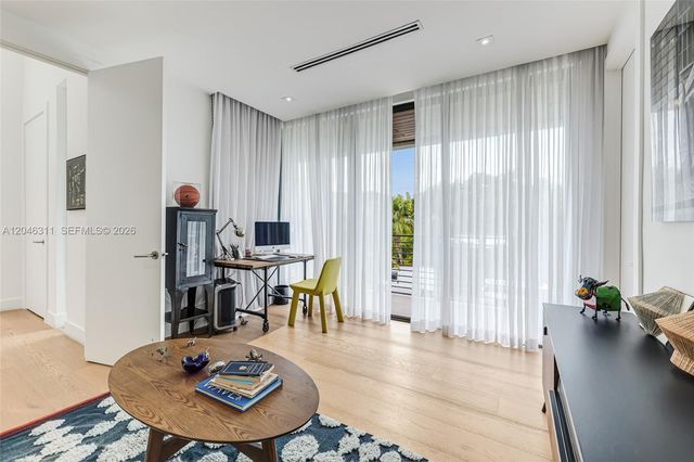 445 Ridgewood Road, Key Biscayne, FL 33149
