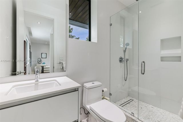 445 Ridgewood Road, Key Biscayne, FL 33149