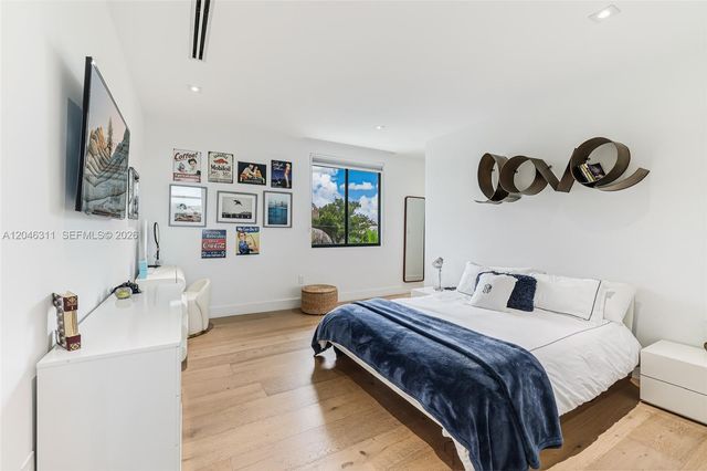 445 Ridgewood Road, Key Biscayne, FL 33149