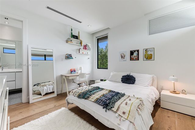 445 Ridgewood Road, Key Biscayne, FL 33149