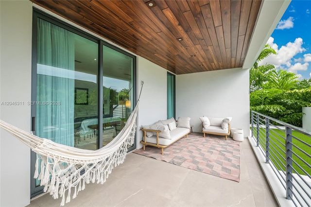 445 Ridgewood Road, Key Biscayne, FL 33149
