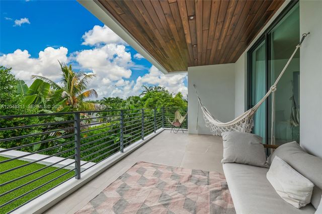 445 Ridgewood Road, Key Biscayne, FL 33149
