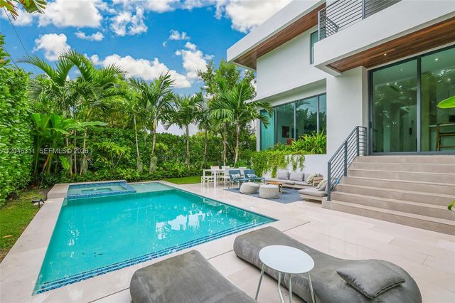 445 Ridgewood Road, Key Biscayne, FL 33149