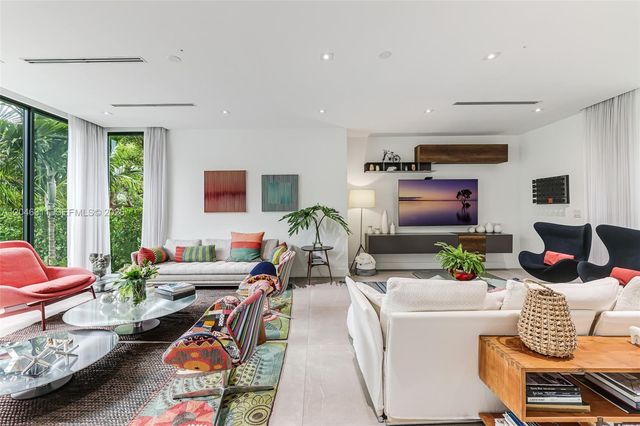 445 Ridgewood Road, Key Biscayne, FL 33149