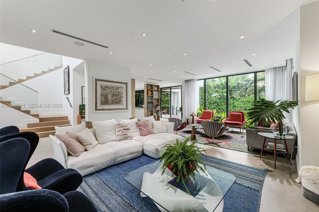 445 Ridgewood Road, Key Biscayne, FL 33149