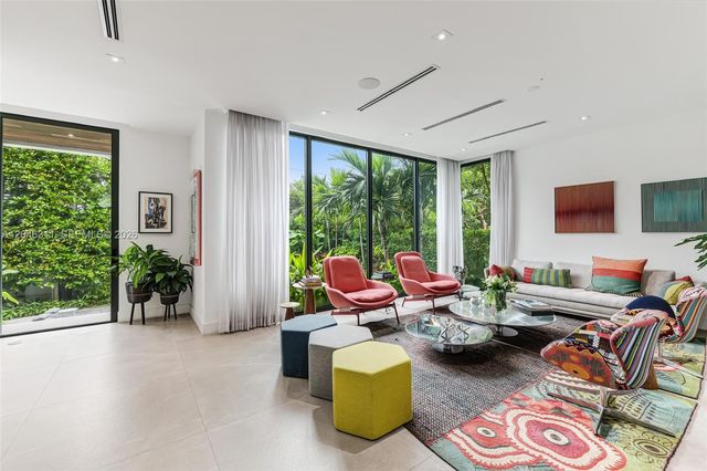 445 Ridgewood Road, Key Biscayne, FL 33149