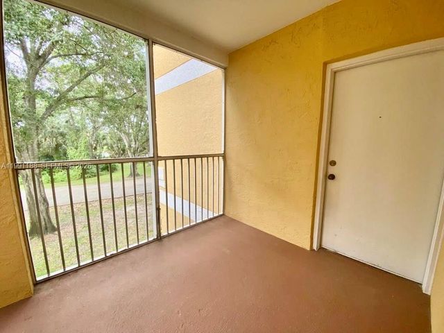 2460 NW 33rd St 1708, Oakland Park, FL 33309