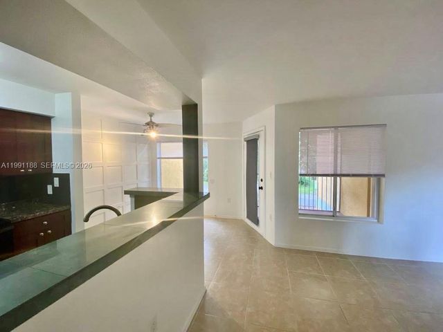 2460 NW 33rd St 1708, Oakland Park, FL 33309