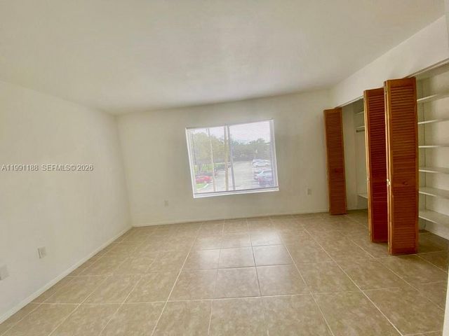 2460 NW 33rd St 1708, Oakland Park, FL 33309