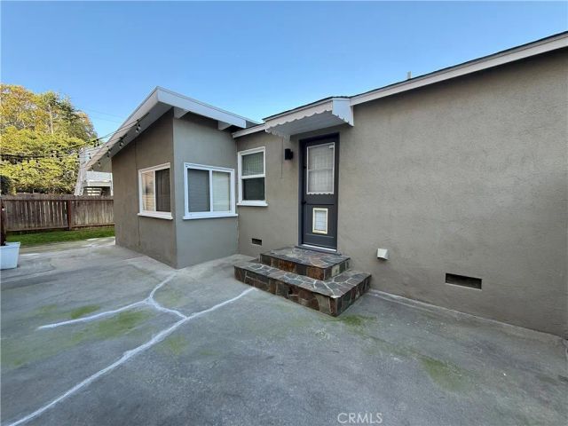 907 Huntington Street, Huntington Beach, CA 92648