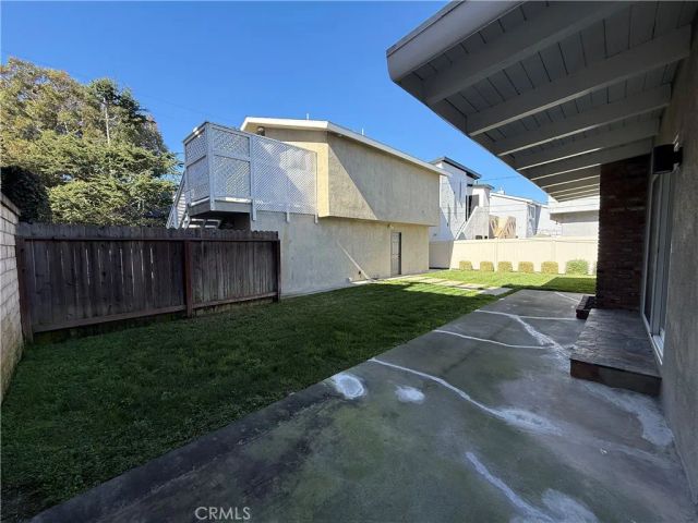 907 Huntington Street, Huntington Beach, CA 92648