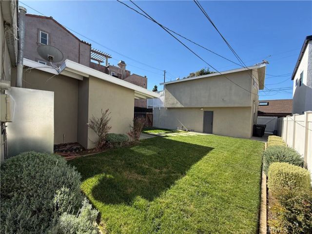 907 Huntington Street, Huntington Beach, CA 92648