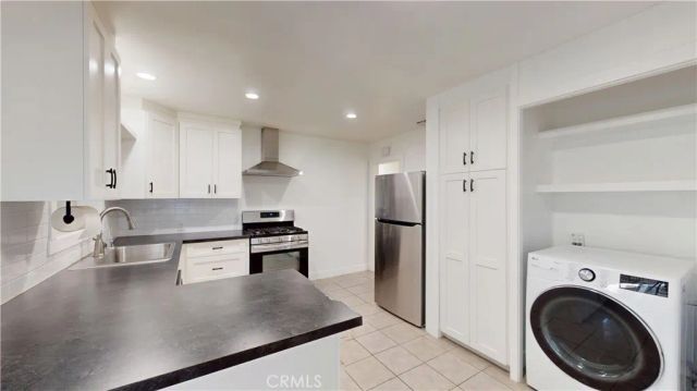 907 Huntington Street, Huntington Beach, CA 92648