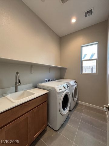 11831 Giroma Avenue, Las Vegas, NV 89138