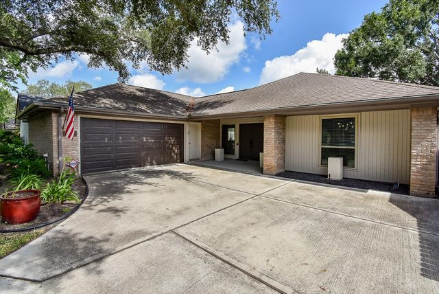 14822 Beechmoor Drive, Houston, TX 77095