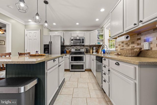 33 WILLIAM AND MARY LN, Stafford, VA 22554