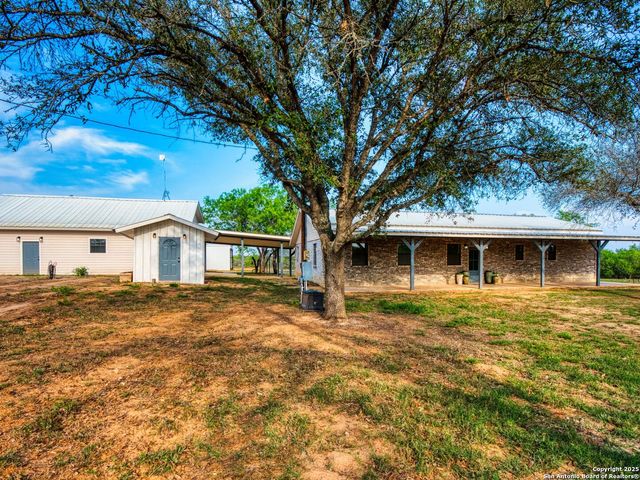 601 Wildflower Drive, Lytle, TX 78052