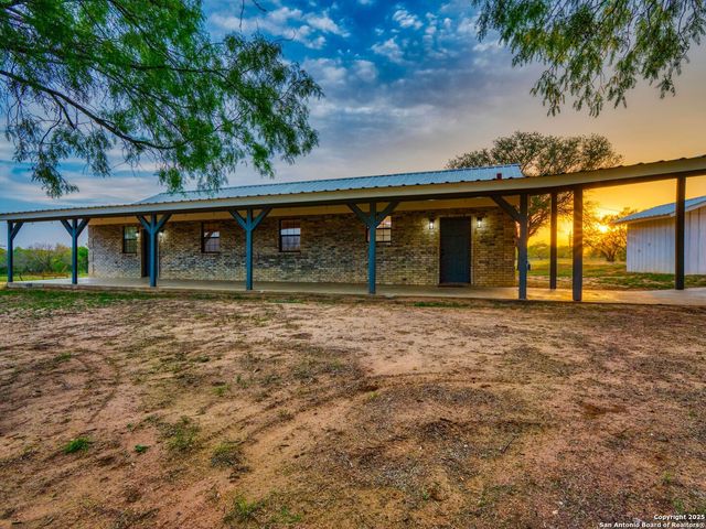 601 Wildflower Drive, Lytle, TX 78052