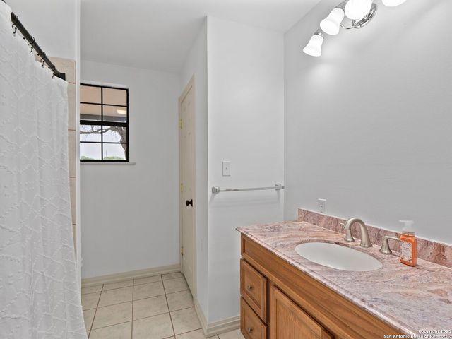 601 Wildflower Drive, Lytle, TX 78052