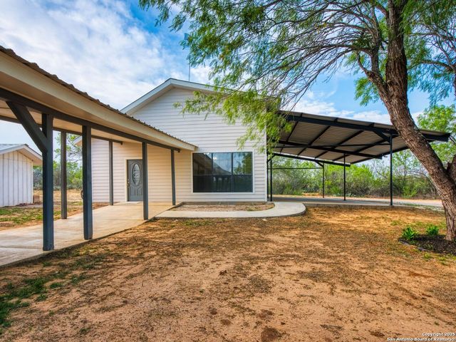 601 Wildflower Drive, Lytle, TX 78052