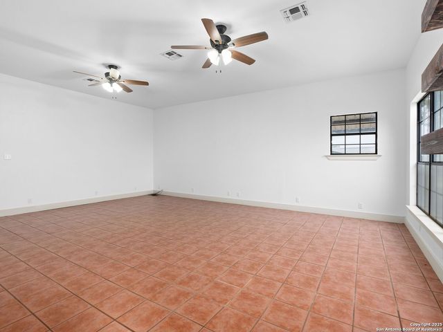 601 Wildflower Drive, Lytle, TX 78052