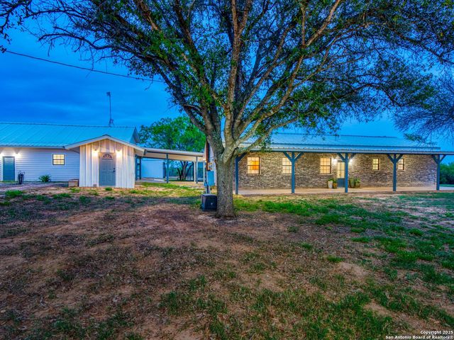 601 Wildflower Drive, Lytle, TX 78052