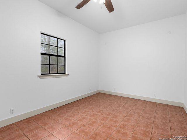 601 Wildflower Drive, Lytle, TX 78052