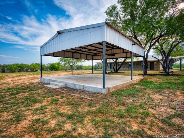 601 Wildflower Drive, Lytle, TX 78052