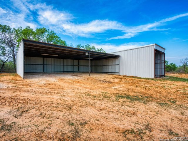601 Wildflower Drive, Lytle, TX 78052