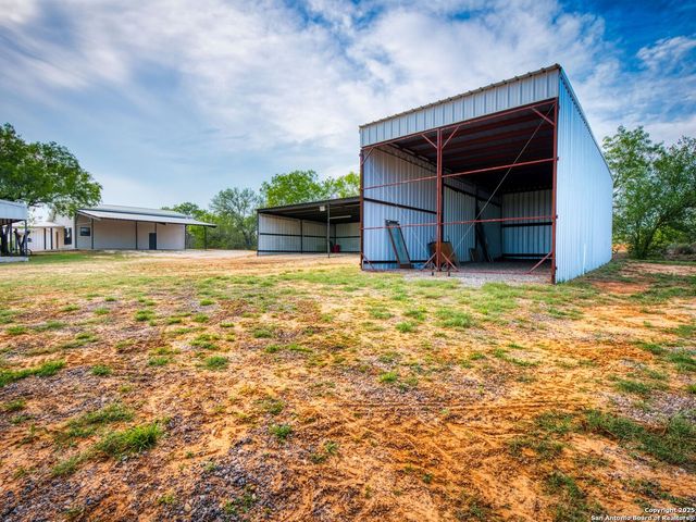 601 Wildflower Drive, Lytle, TX 78052