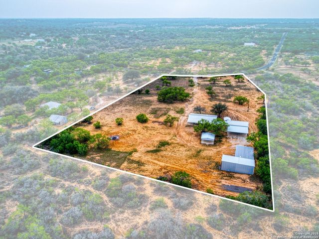 601 Wildflower Drive, Lytle, TX 78052