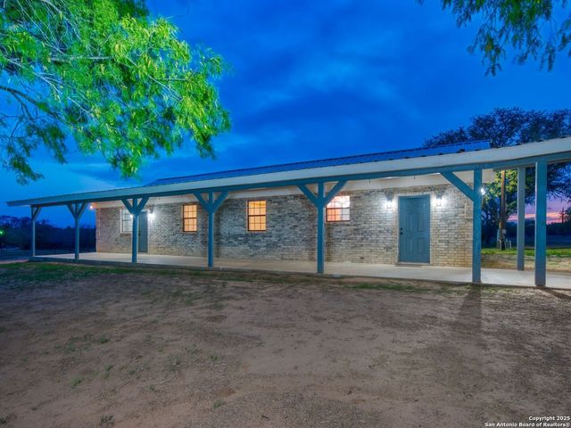 601 Wildflower Drive, Lytle, TX 78052
