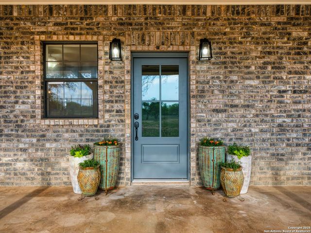 601 Wildflower Drive, Lytle, TX 78052