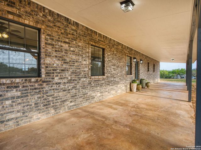 601 Wildflower Drive, Lytle, TX 78052