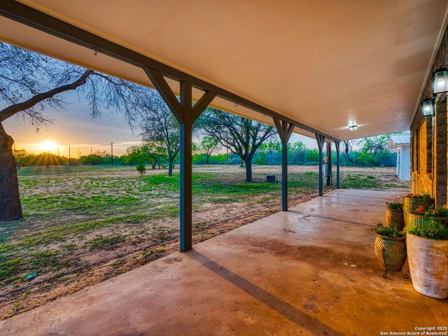 601 Wildflower Drive, Lytle, TX 78052