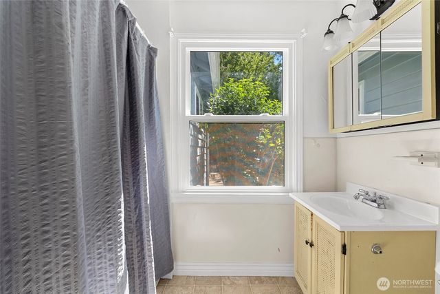 2001 30th Street, Bellingham, WA 98225