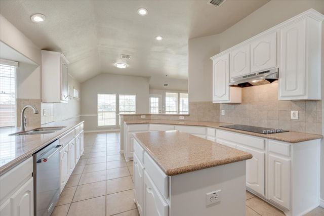 2600 Stable Door Lane, Fort Worth, TX 76244