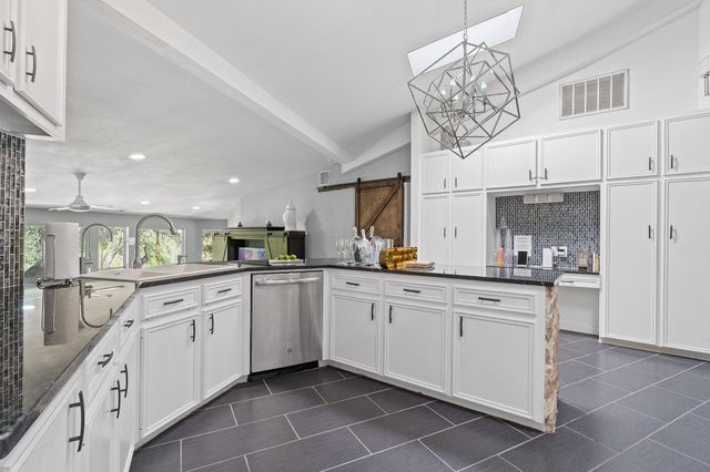 13204 Onion Creek DR, Manchaca, TX 78652