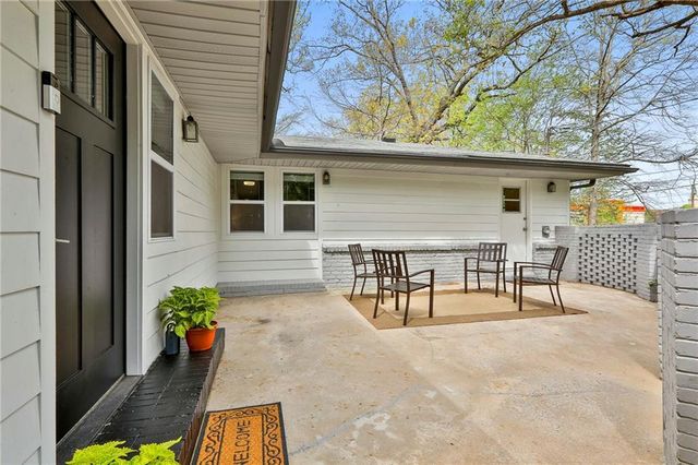 2037-B Lively Ridge NE Road, Atlanta, GA 30329