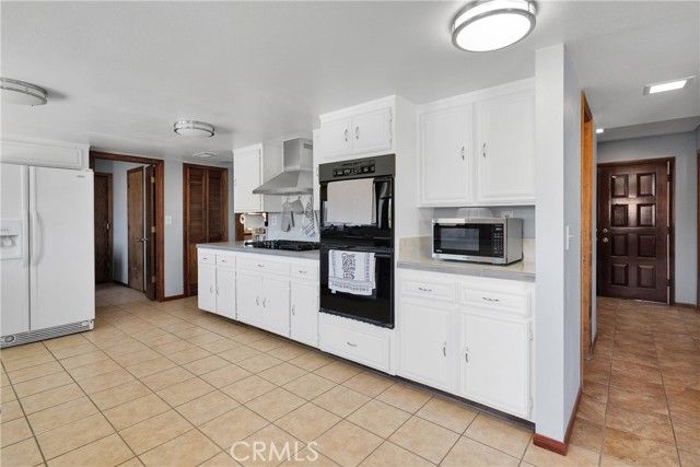 19678 Red Feather Road, Apple Valley, CA 92307